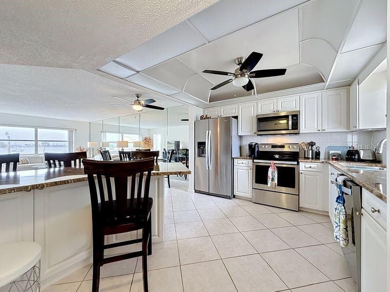 4550 COVE CIRCLE 302 photo 7