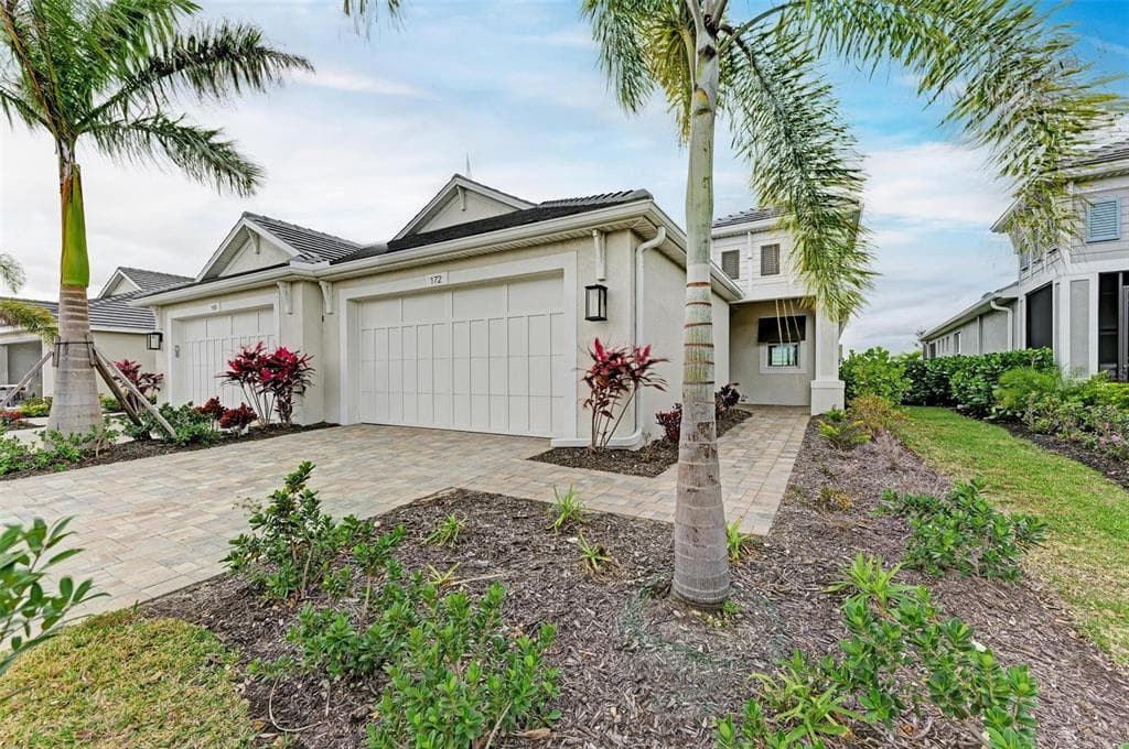 172 VAN GOGH COVE photo 1