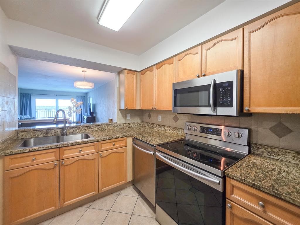 145 N HALIFAX AVENUE 711 photo 12