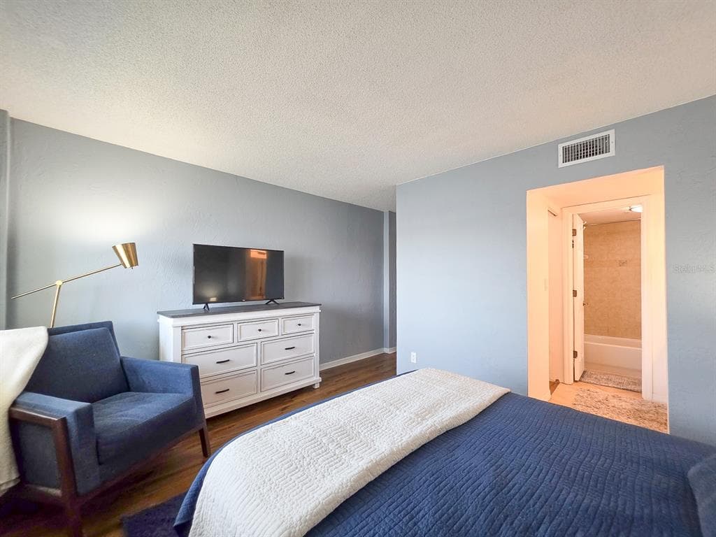 145 N HALIFAX AVENUE 711 photo 20