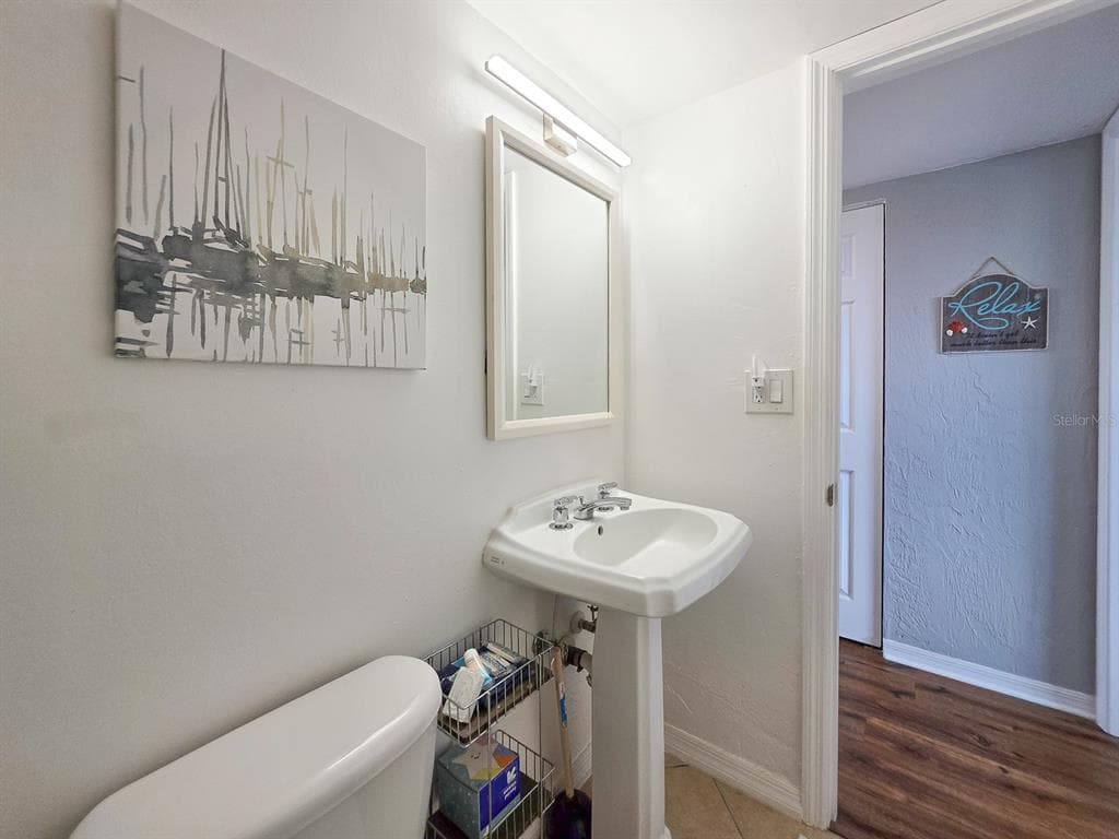 145 N HALIFAX AVENUE 711 photo 24