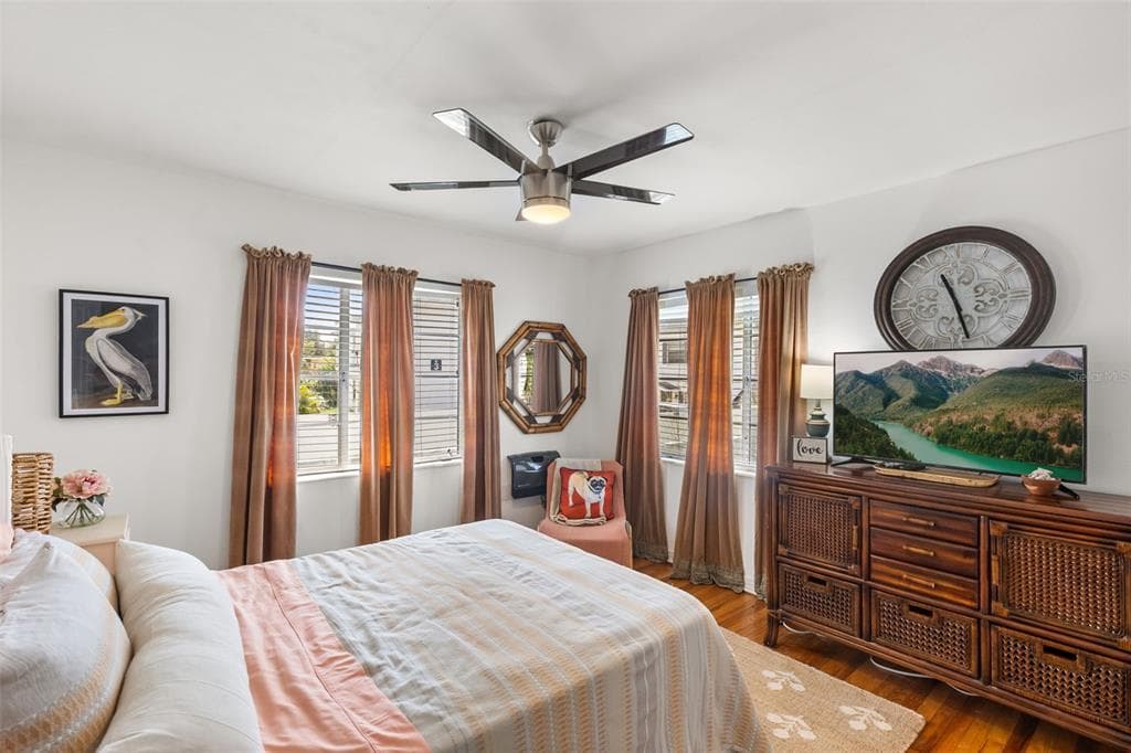 920 ALICIA AVENUE photo 24