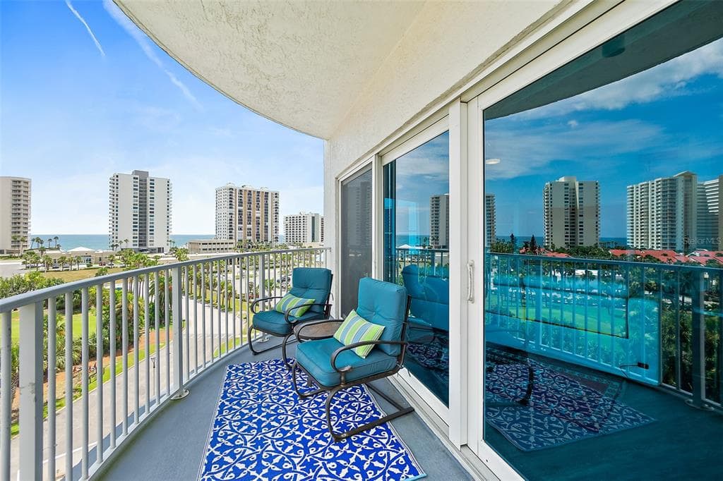 2 OCEANS WEST BOULEVARD 606 photo 6