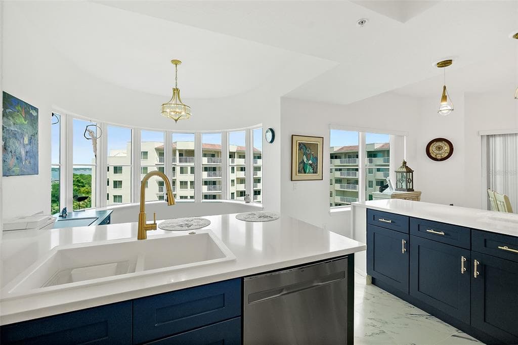 2 OCEANS WEST BOULEVARD 606 photo 16