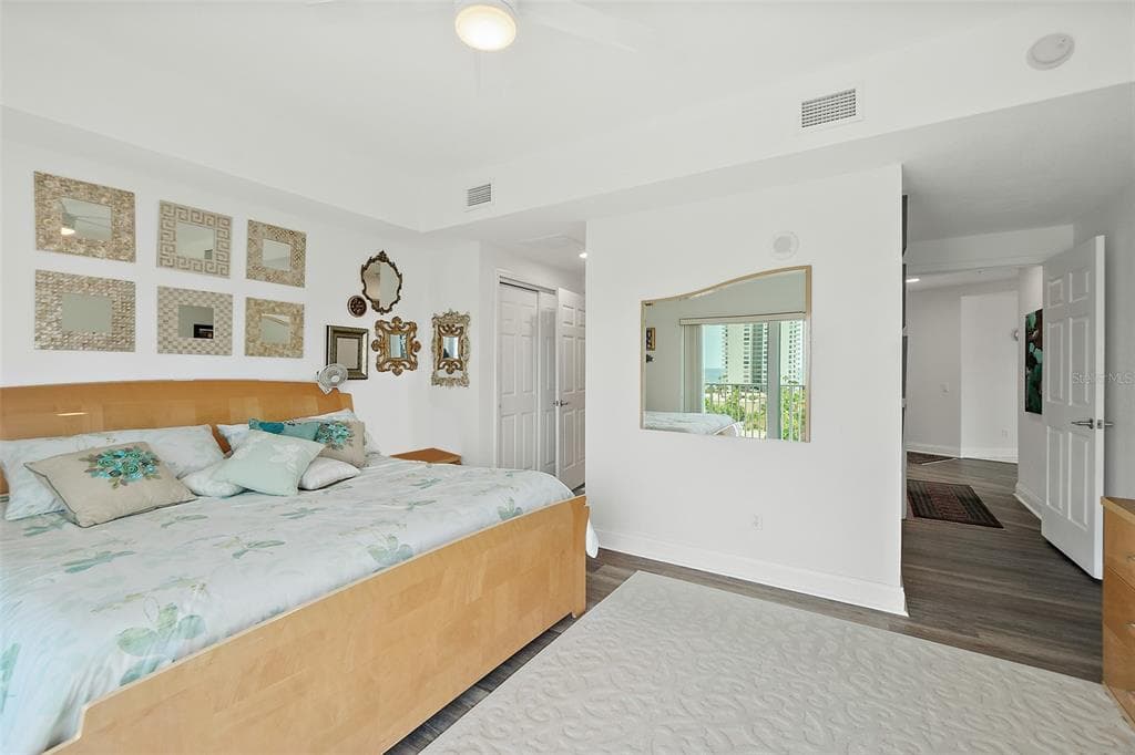 2 OCEANS WEST BOULEVARD 606 photo 22