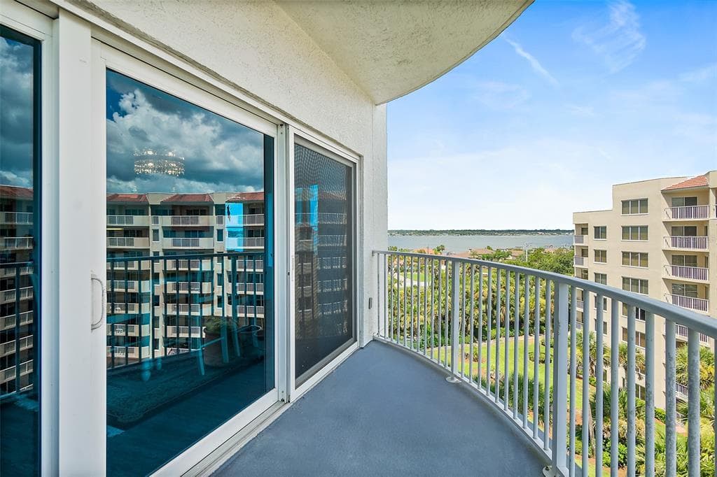 2 OCEANS WEST BOULEVARD 606 photo 7