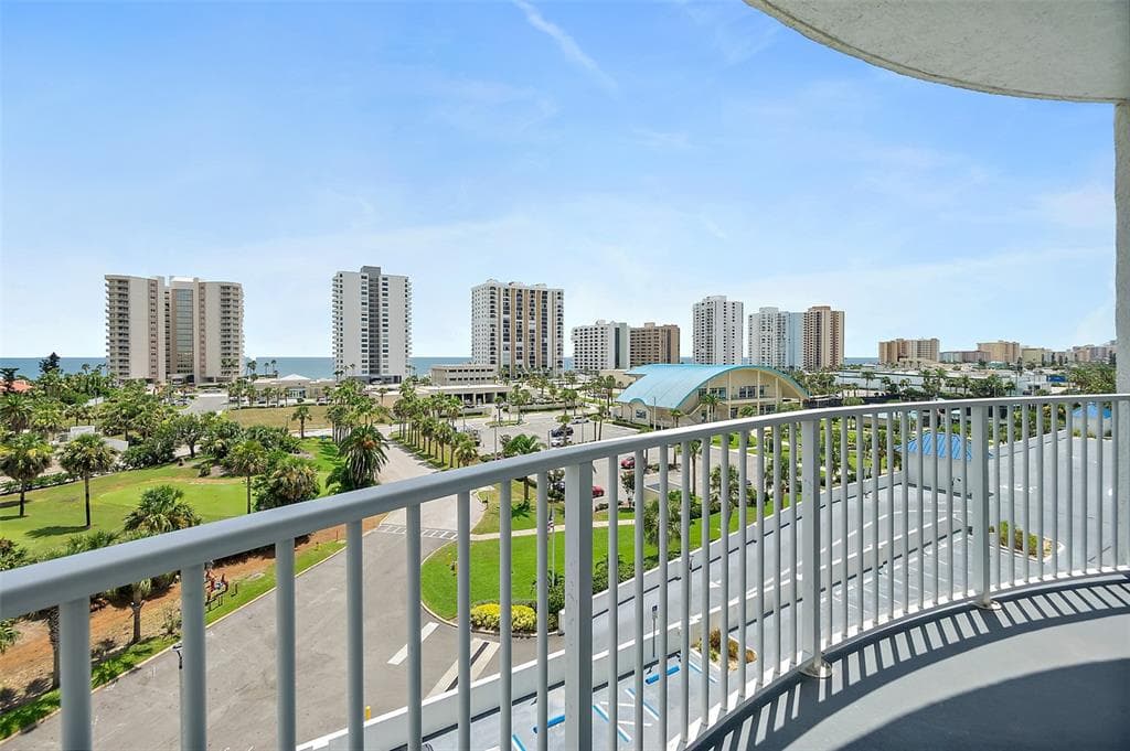 2 OCEANS WEST BOULEVARD 606 photo 20