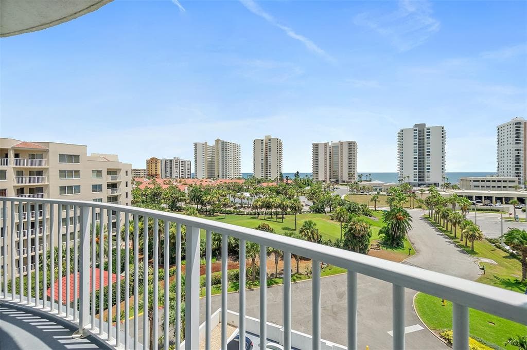 2 OCEANS WEST BOULEVARD 606 photo 21
