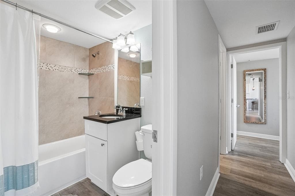 223 ISLAND WAY 4C photo 17