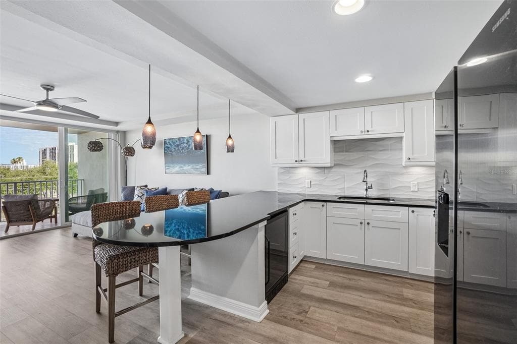 223 ISLAND WAY 4C photo 8