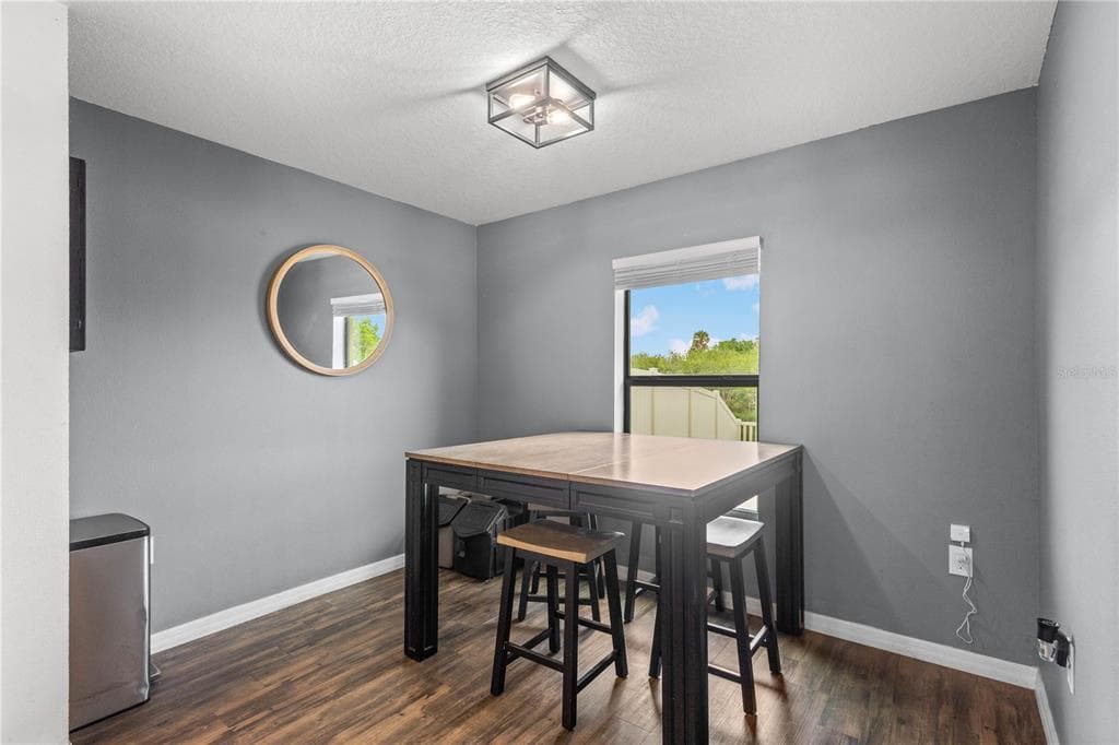 1731 CHATHAM GREEN CIRCLE photo 12