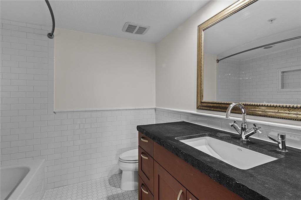 1008 PASEO DEL RIO NE photo 23
