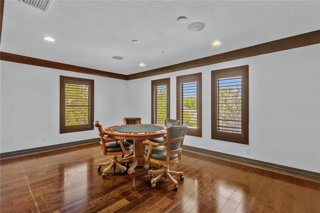 1008 PASEO DEL RIO NE photo 17
