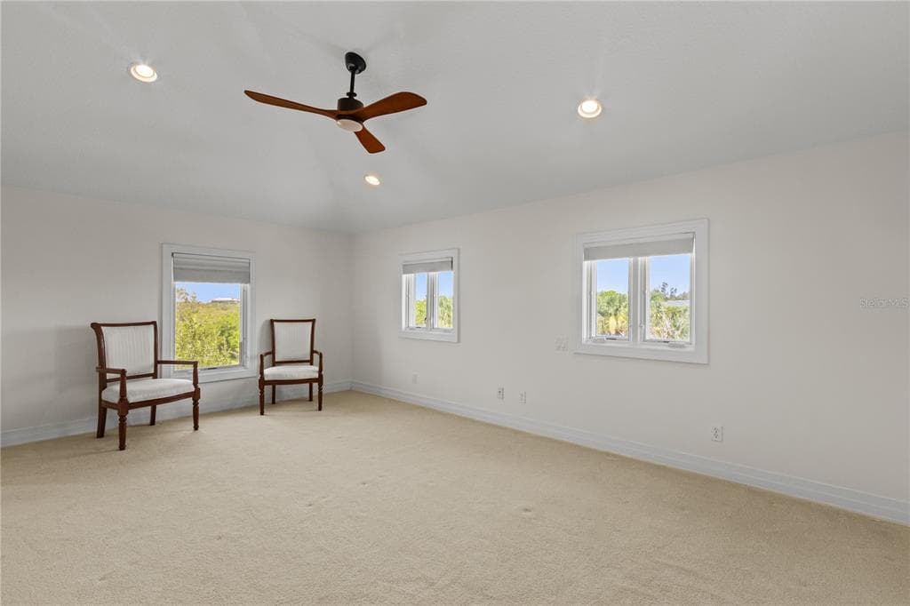 1008 PASEO DEL RIO NE photo 20
