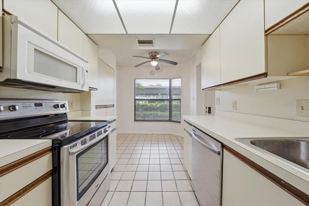 1332 PASADENA 102 photo 13
