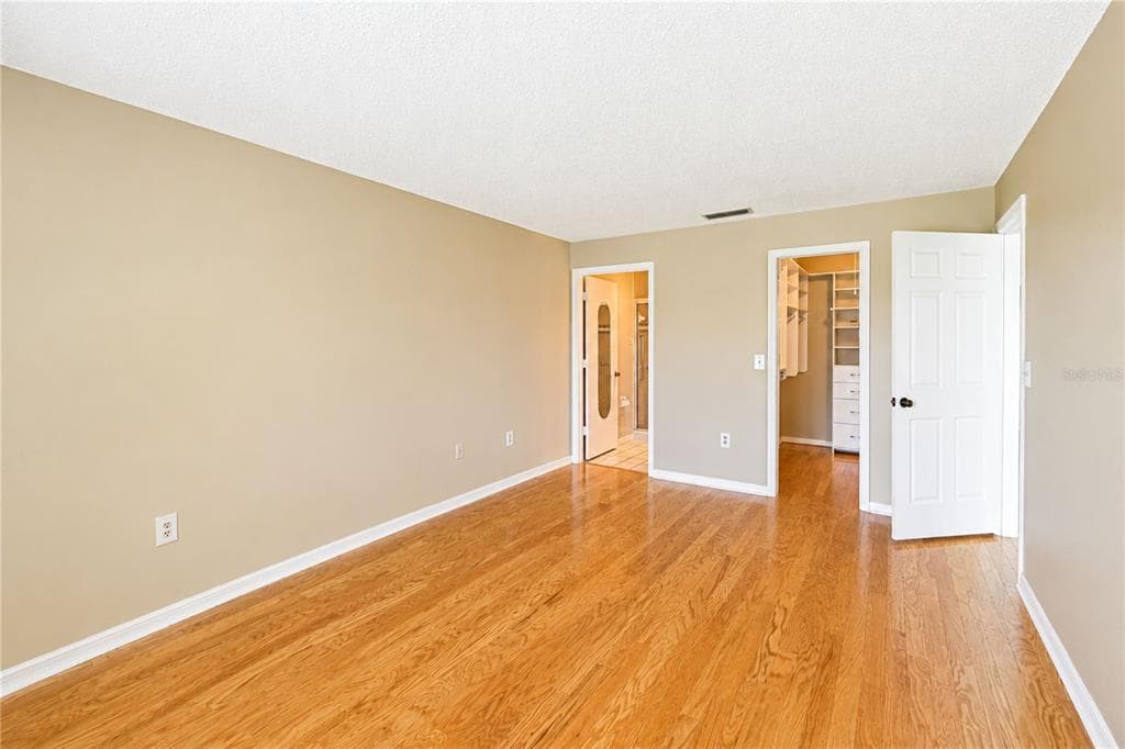 9425 ANDOVER CIRCLE photo 23