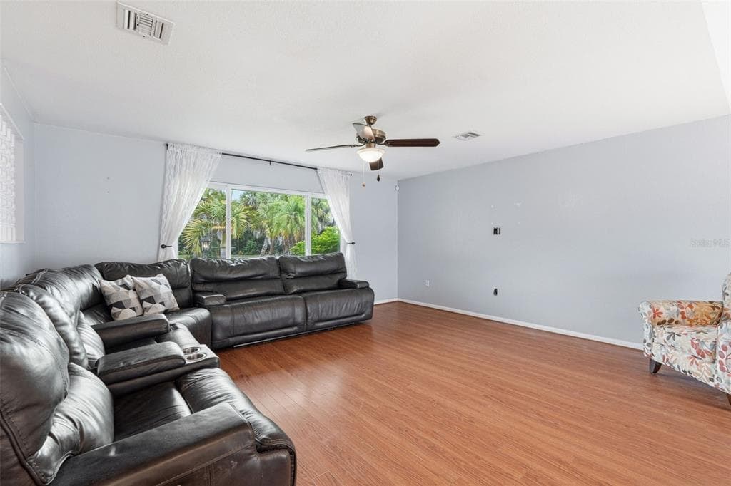 18682 ASHCROFT CIRCLE photo 6