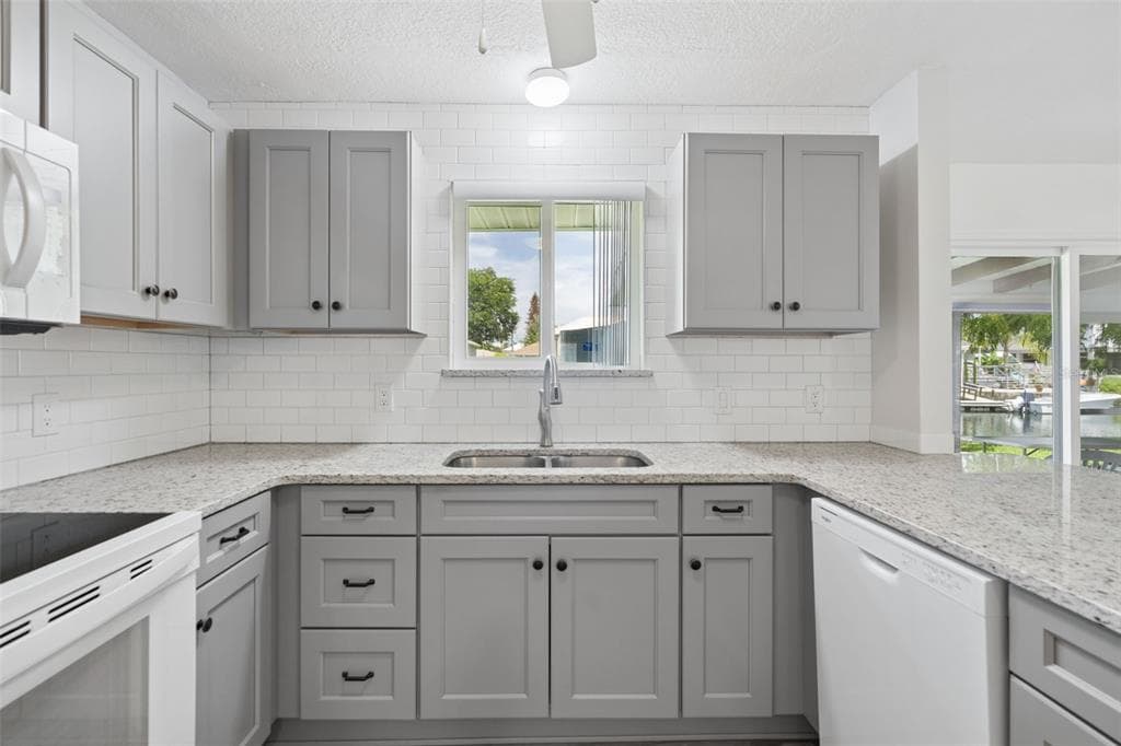 1218 SE 5TH AVENUE photo 6