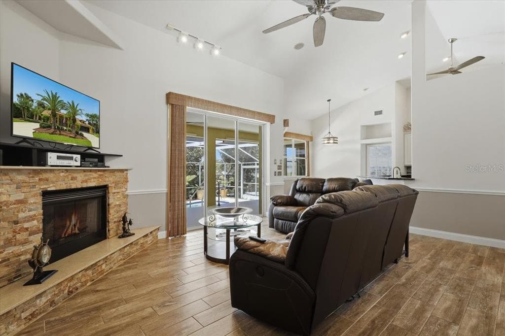 25 COTTONWOOD COURT photo 19