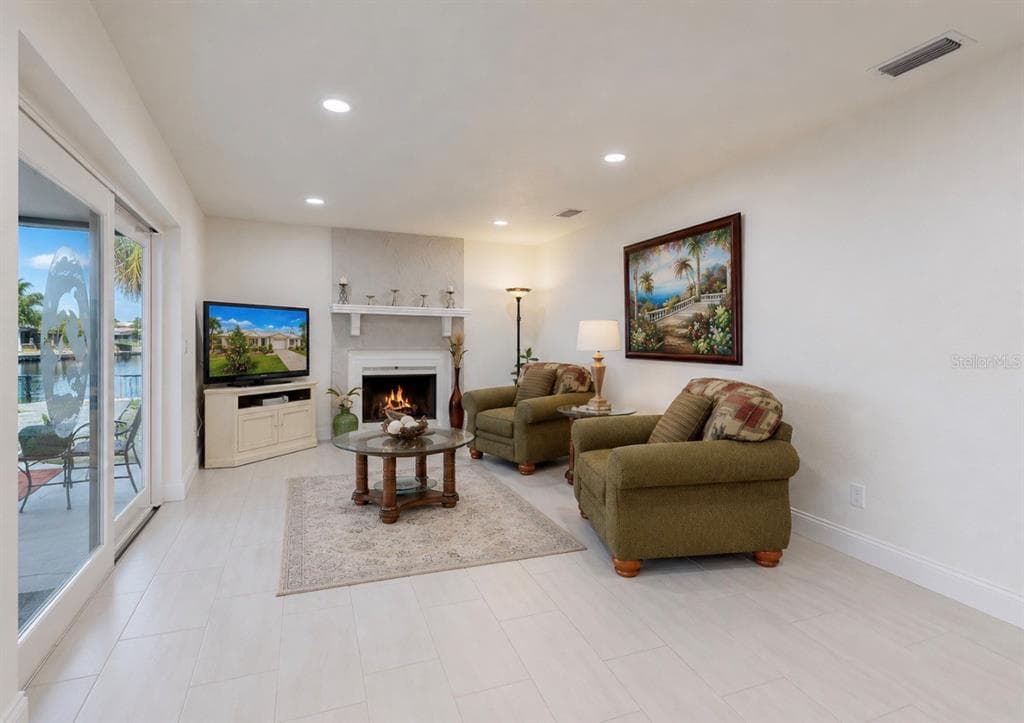 803 LEISEY CIRCLE photo 24