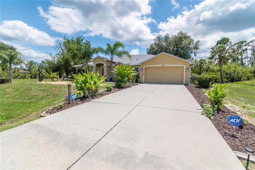 5769 E PRICE BOULEVARD photo 2