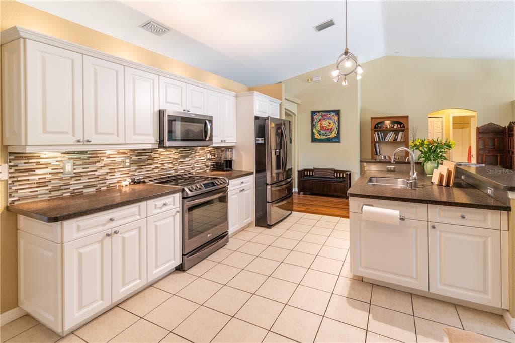 5769 E PRICE BOULEVARD photo 20