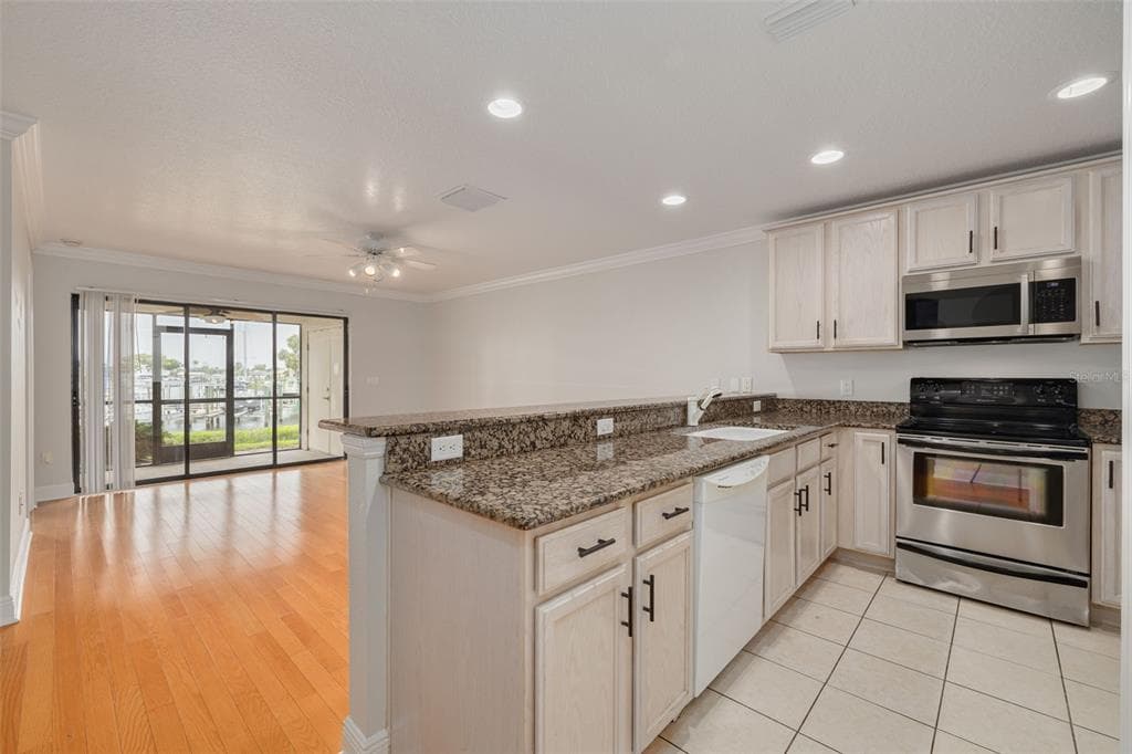 616 YARDARM DRIVE 8 photo 8