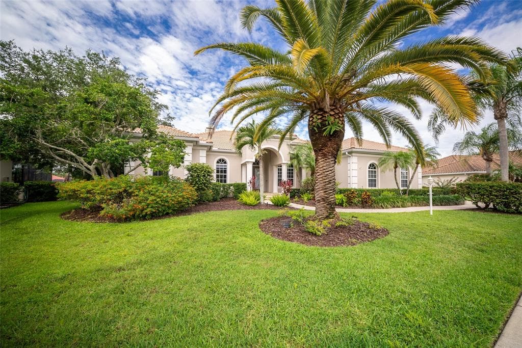 7920 ROYAL QUEENSLAND WAY photo 2