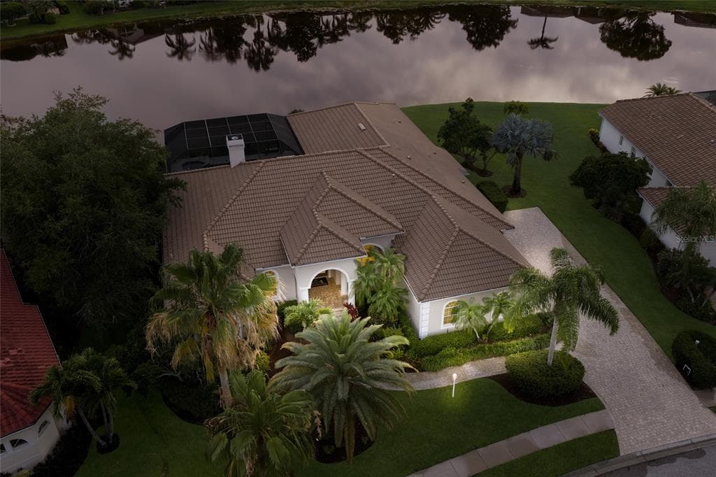 7920 ROYAL QUEENSLAND WAY photo 5