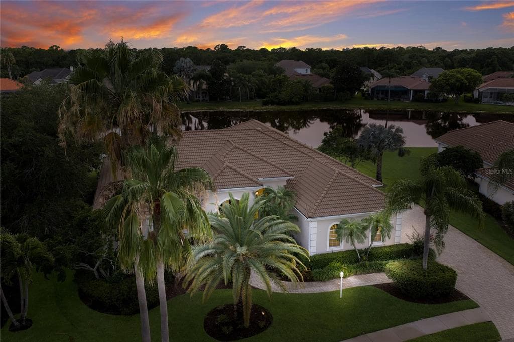 7920 ROYAL QUEENSLAND WAY photo 4