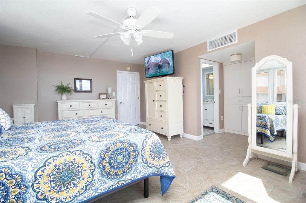 17920 GULF BOULEVARD 301 photo 13