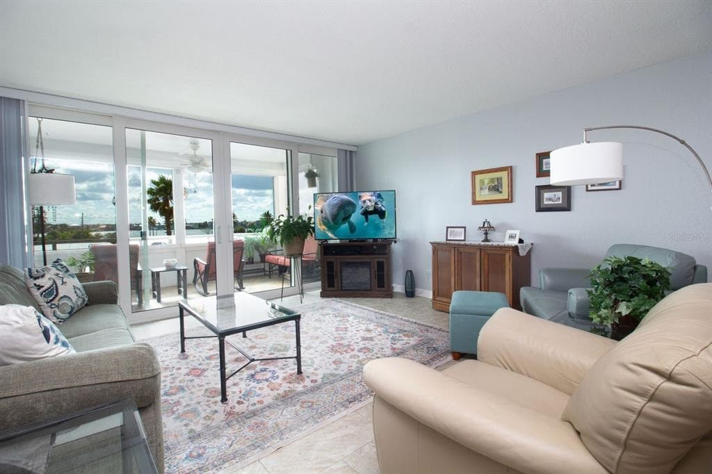 17920 GULF BOULEVARD 301 photo 4