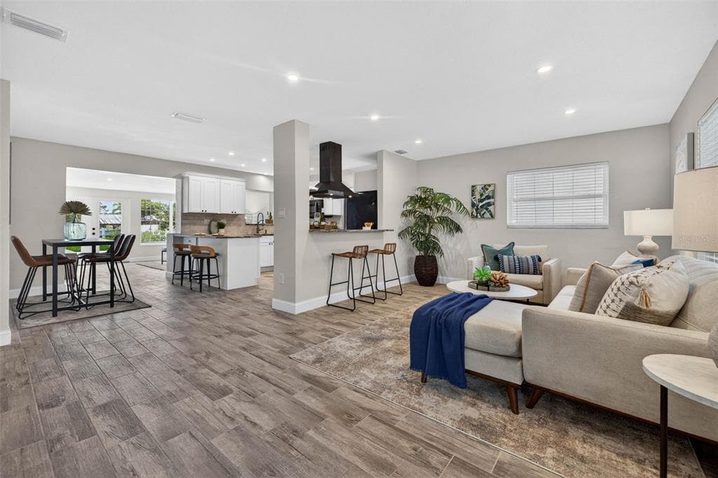 4800 VENETIAN BOULEVARD NE photo 3