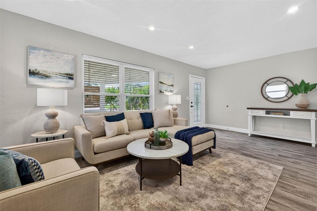 4800 VENETIAN BOULEVARD NE photo 10