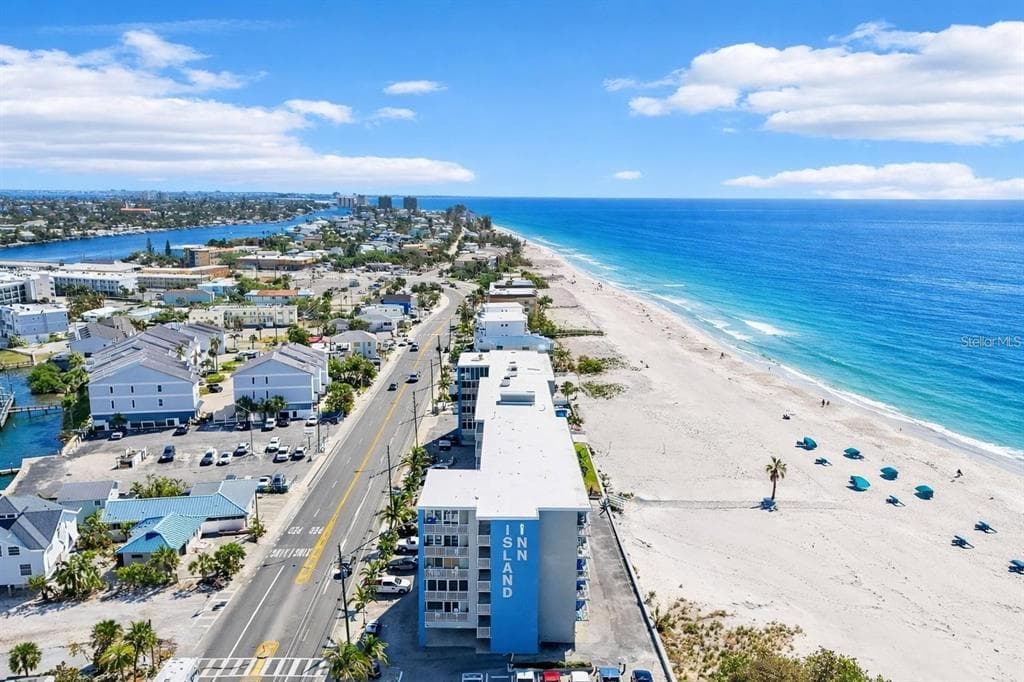 9980 GULF BOULEVARD 318 photo 3