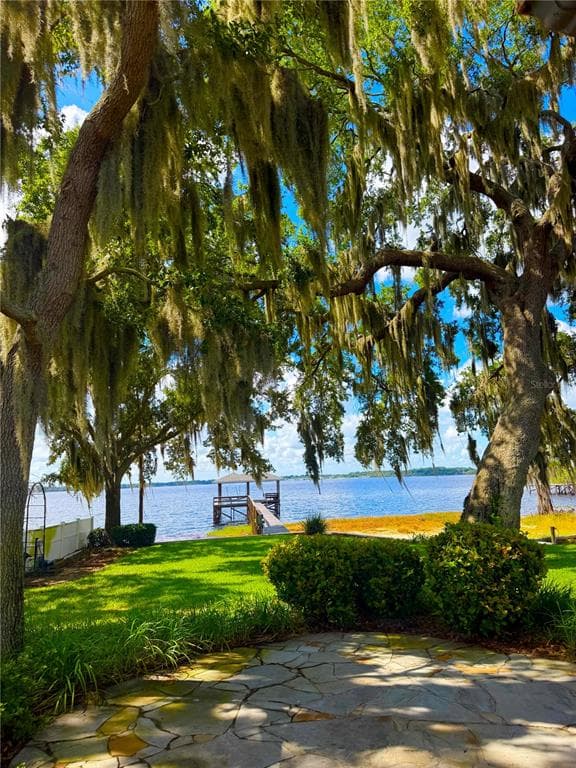 1341 W LAKESHORE DRIVE photo 8