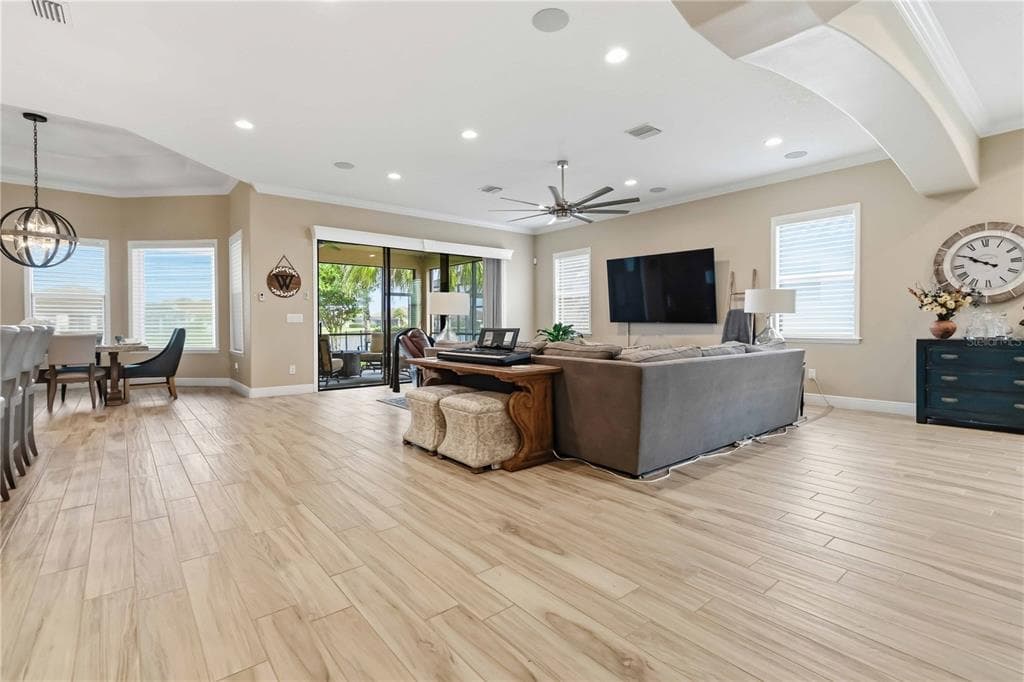 7966 WYNDHAM DRIVE photo 8