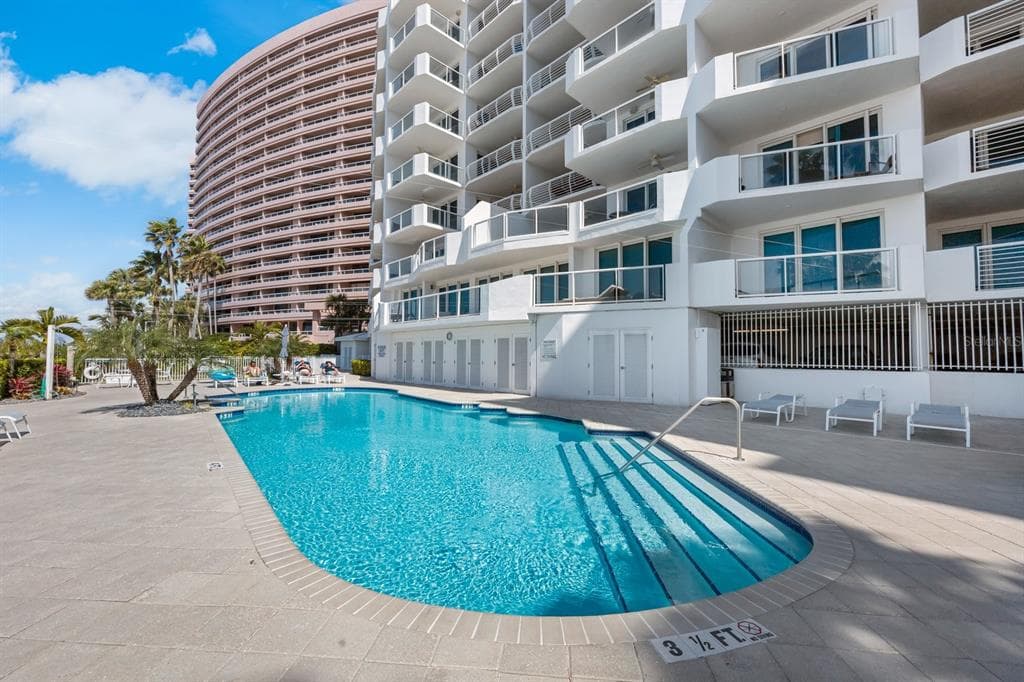 1350 GULF BOULEVARD 901 photo 23