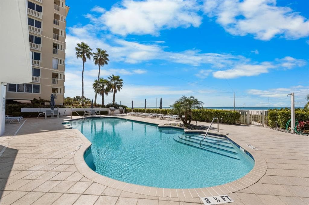 1350 GULF BOULEVARD 901 photo 22