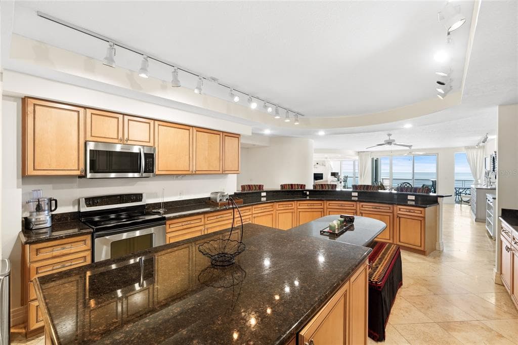 1350 GULF BOULEVARD 901 photo 5
