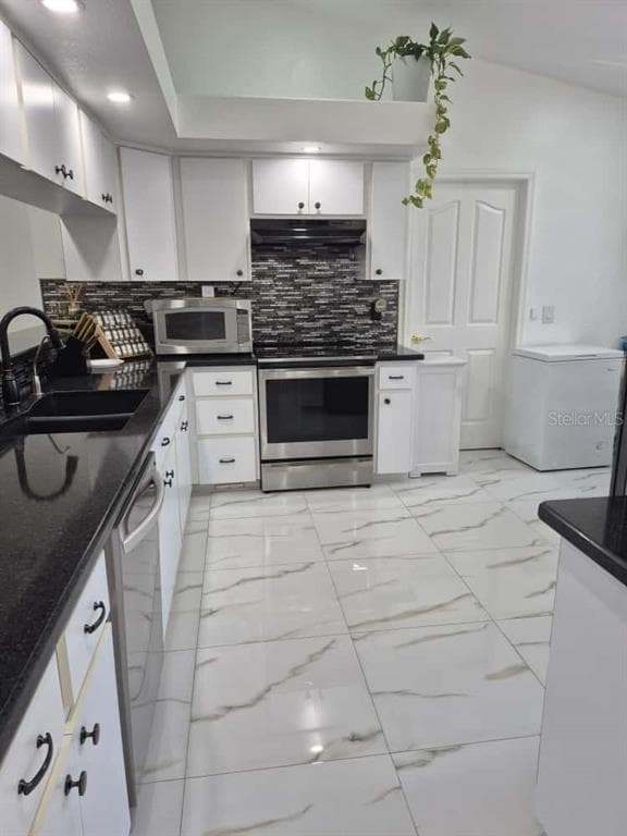 5451 TROPIC DRIVE photo 8
