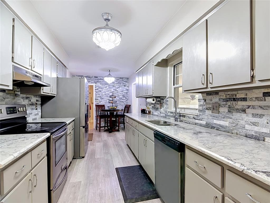 331 BAY STREET photo 14