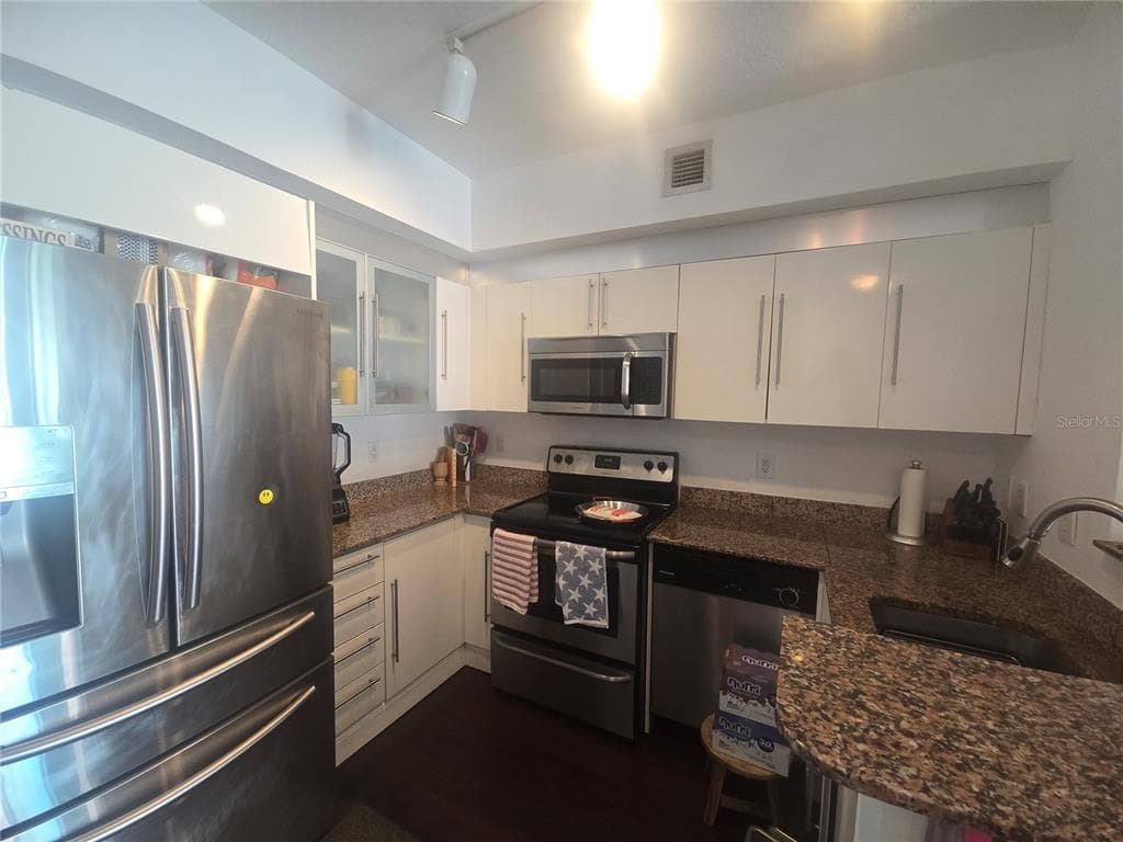 335 S BISCAYNE BOULEVARD 3400 photo 9