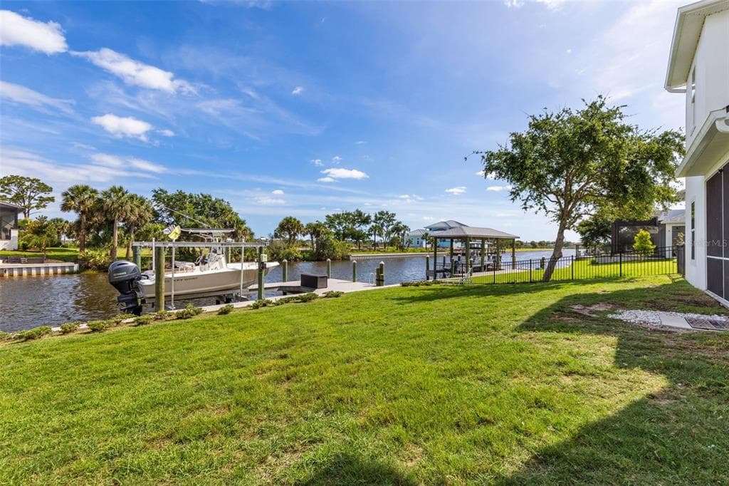 121 SEASIDE POINT photo 25
