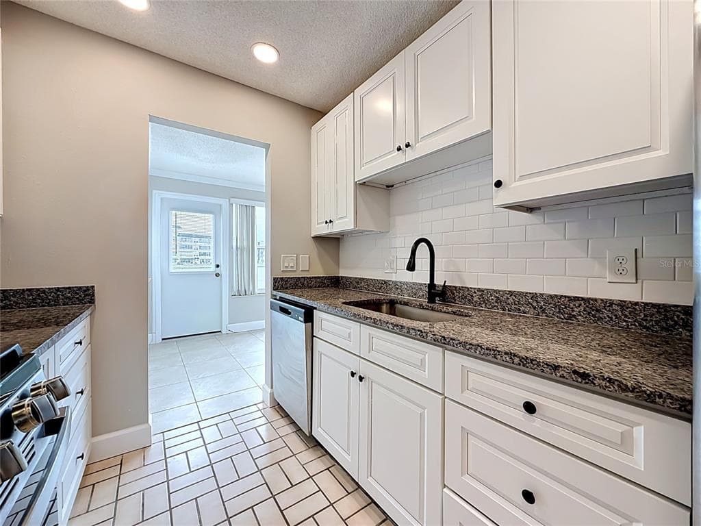 6025 SHORE BOULEVARD S 106 photo 14