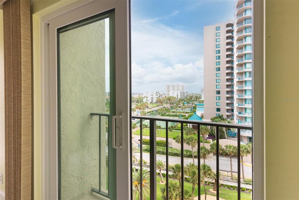1480 GULF BOULEVARD 712 photo 14