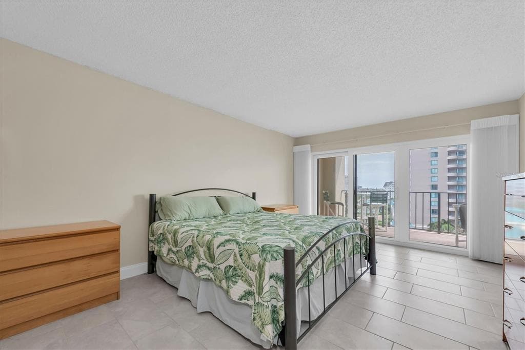 1480 GULF BOULEVARD 712 photo 25