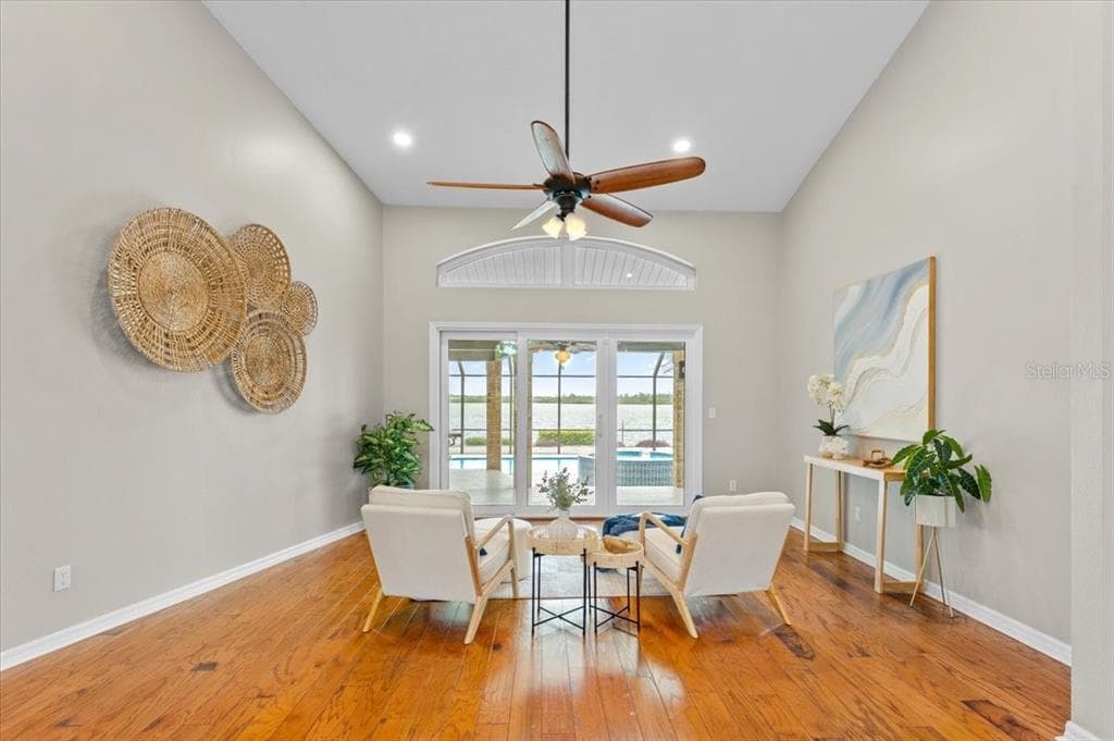 1589 MARY LANE photo 3