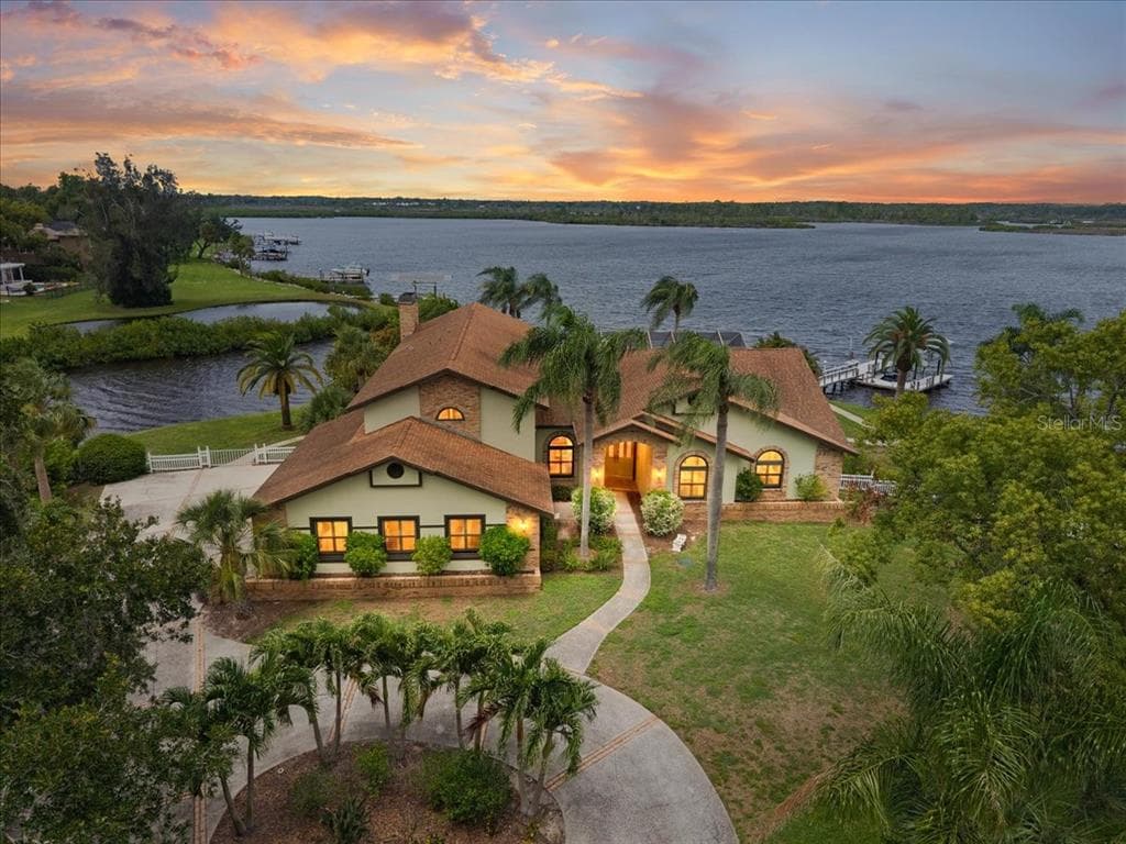 1589 MARY LANE photo 1