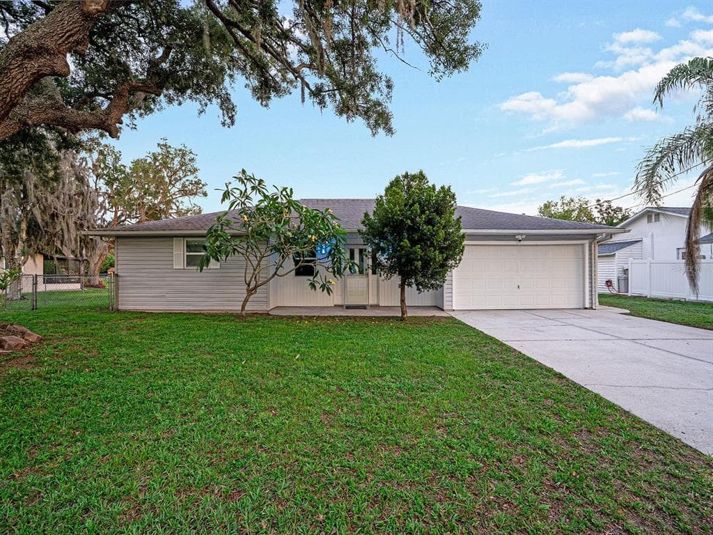 8310 LIMAN DRIVE photo 1